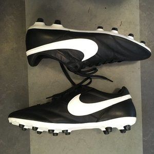Nike Soccer Cleats - Mens sz 12